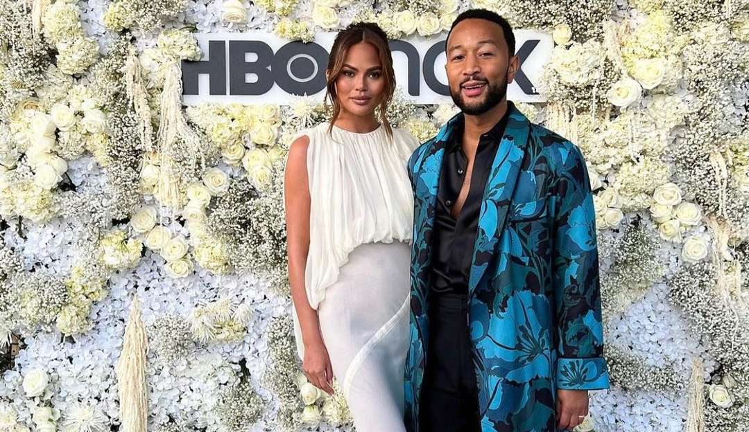 John Legend admite que “não era um grande parceiro” para Chrissy Teigen no início do relacionamento