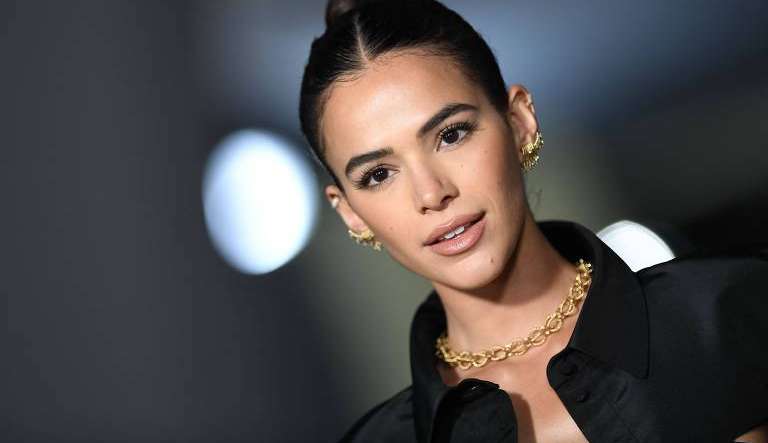 Bruna Marquezine vira assunto após Neymar aparecer em live de Bolsonaro