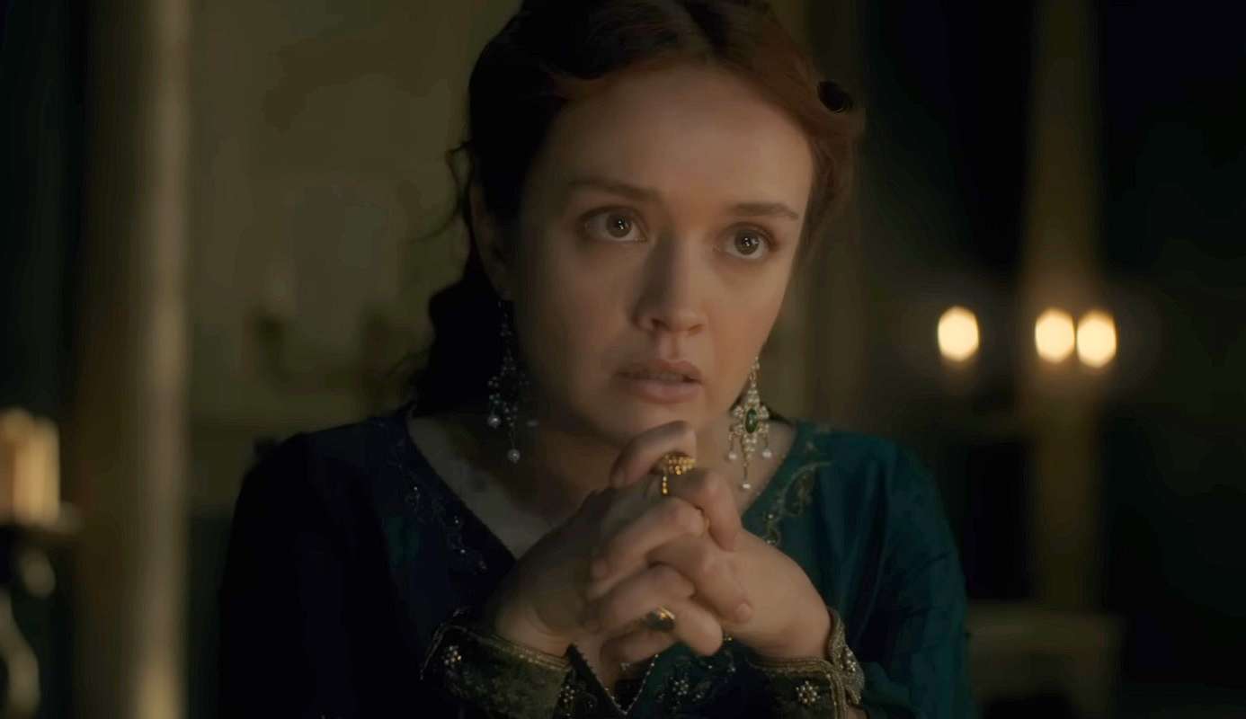 Olivia Cooke se diz confusa sobre saltos temporais em HOTD