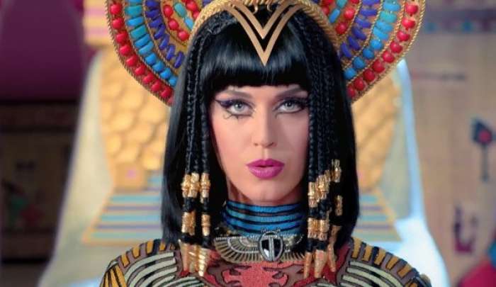 Dark Horse quebra mais um recorde pessoal da cantora