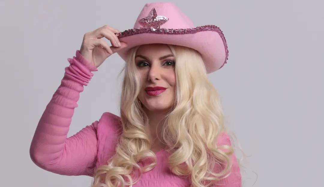 Deborah tenta convencer peões a mandarem Deolane e Pétala para a roça