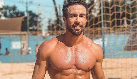 Erasmo Viana, empresário e influenciador, estreia perfil sensual em site adulto