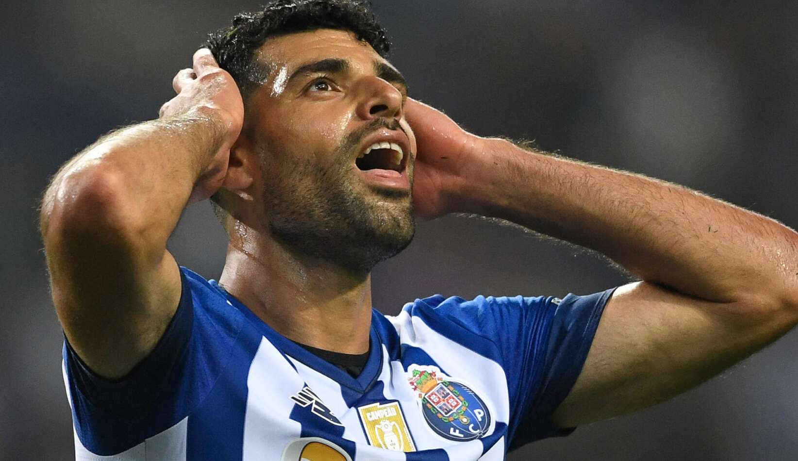 Atlético de Madrid é derrotado pelo Porto e perde vaga para Liga Europa