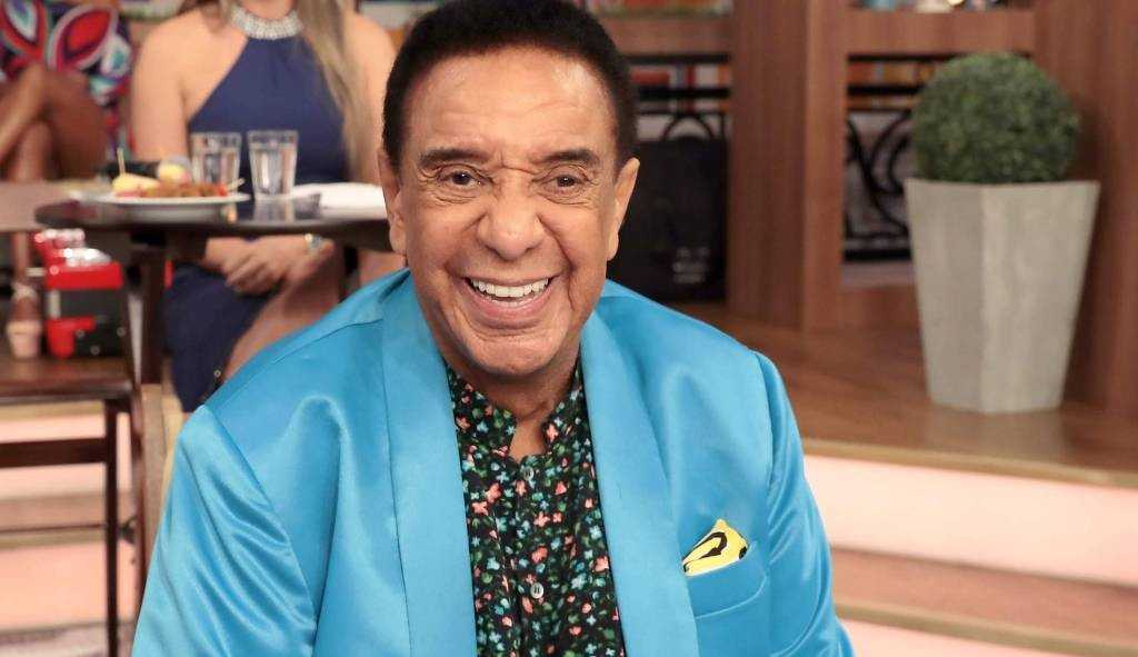 Agnaldo Timóteo é internado na UTI com Covid-19