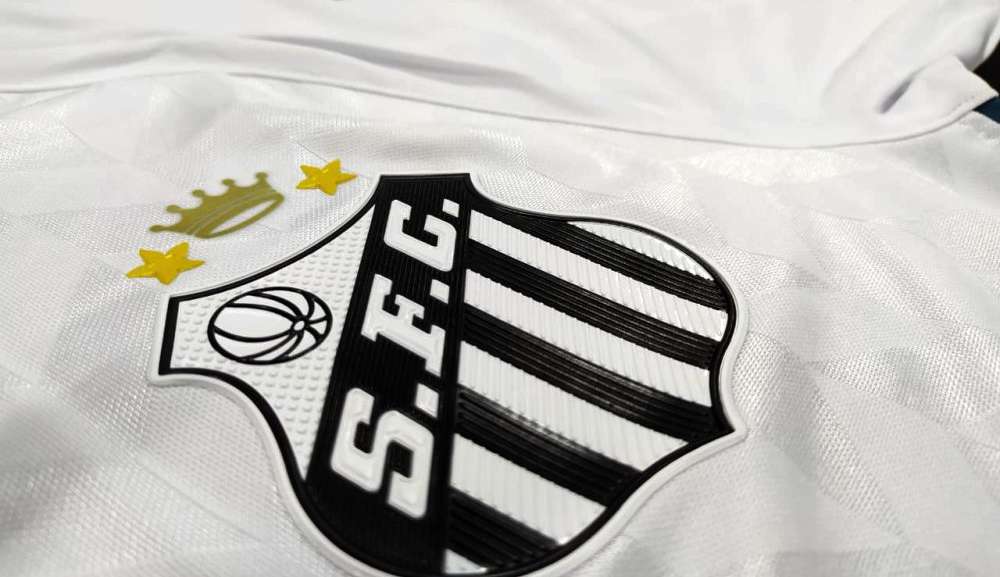 Uma Coroa ao Rei! Santos quer mudar identidade do escudo em homenagem à Pelé