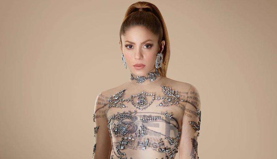 Burberry lança campanha de Natal estrelada por Shakira e Burna Boy