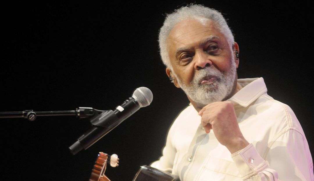 Gilberto Gil relata dificuldade de voltar aos palcos, após a morte da amiga