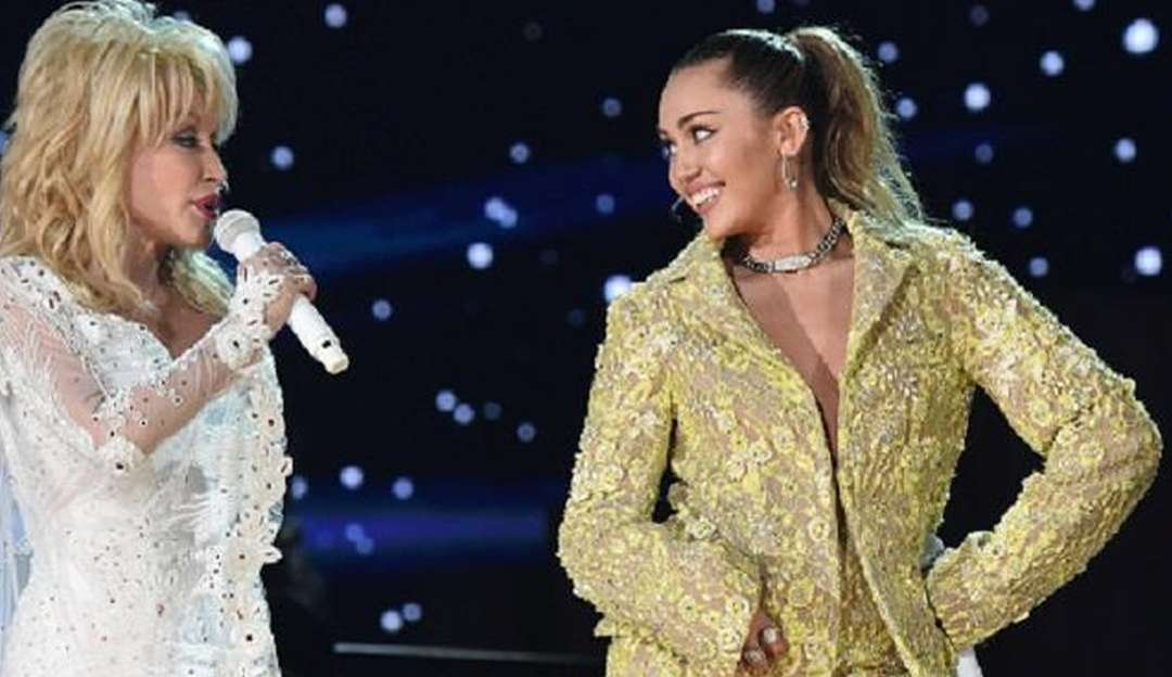 Miley Cyrus apresentará especial de ano novo ao lado de Dolly Parton