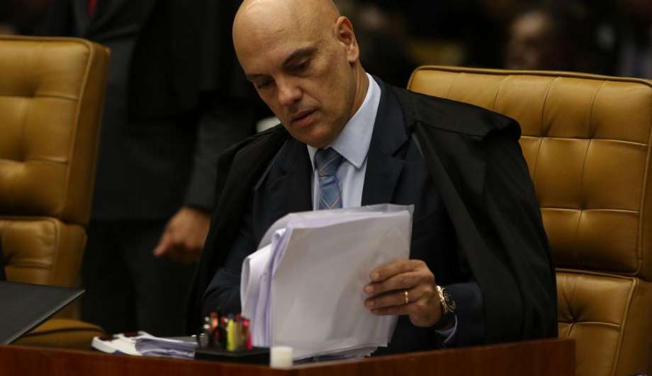 Presidente do TSE multa coligação de Bolsonaro em R$ 22,9 milhões