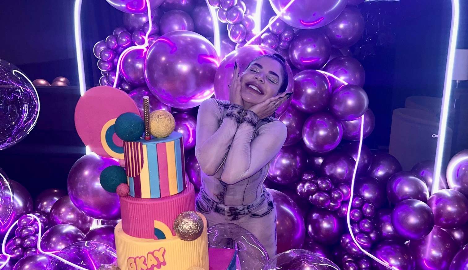 Gkay ganha festa surpresa em Fortaleza