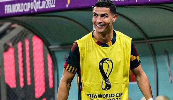 CR7 é alvo de memes após acumular mais de 60 minutos de banco em jogo contra Suíça