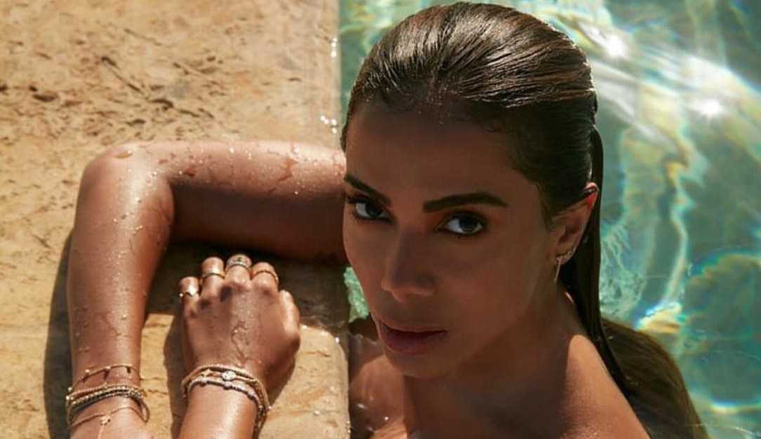 Anitta posa para capa de revista mexicana e fala de novo álbum