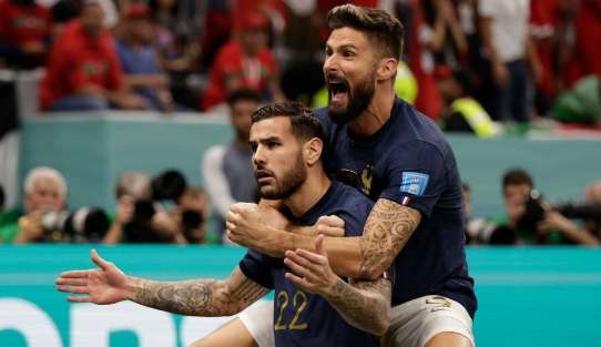 França encontra dificuldades mas vence o Marrocos na semifinal
