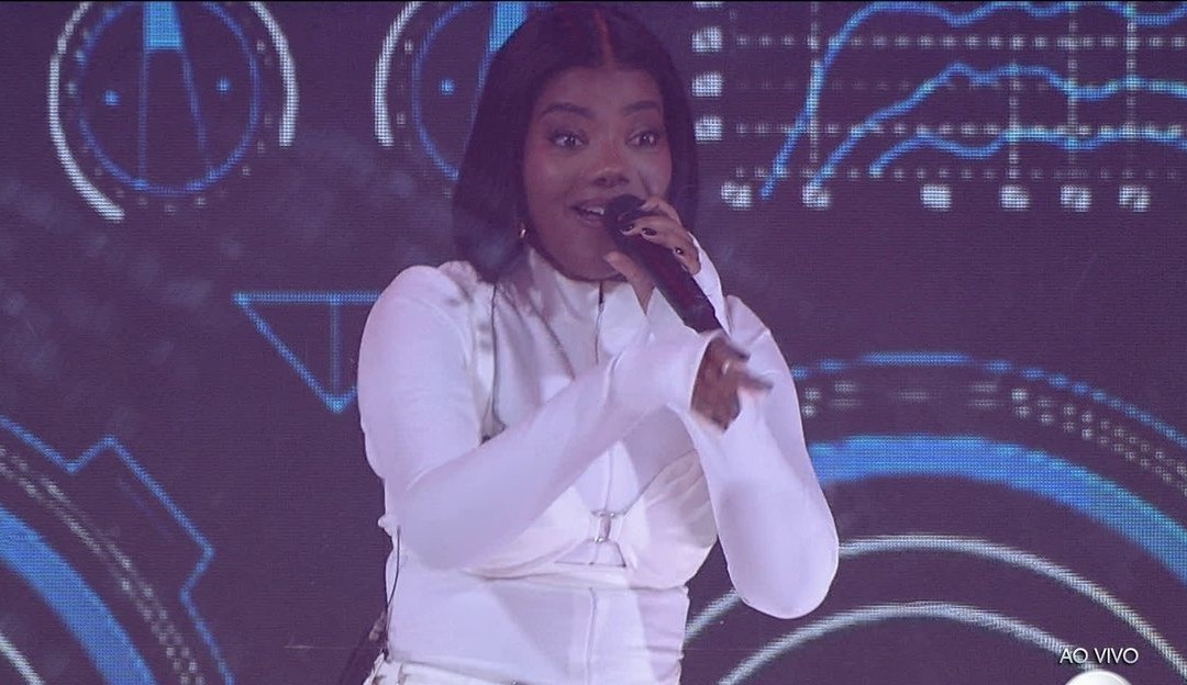 BBB 21: Durante o show, Ludmilla faz discurso arrepiante após episódio de racismo e ainda beija sua esposa