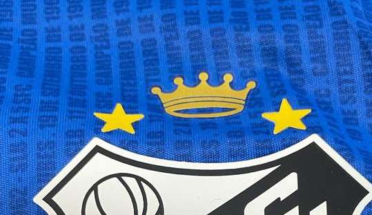 Santos divulga escudo com coroa em homenagem a Pelé
