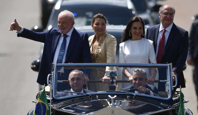 Famosos comparecem a cerimônia de posse de Lula
