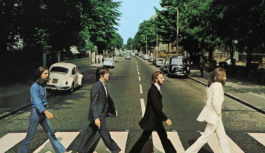 Paul McCartney quase foi atropelado ao recriar capa de “Abbey Road”