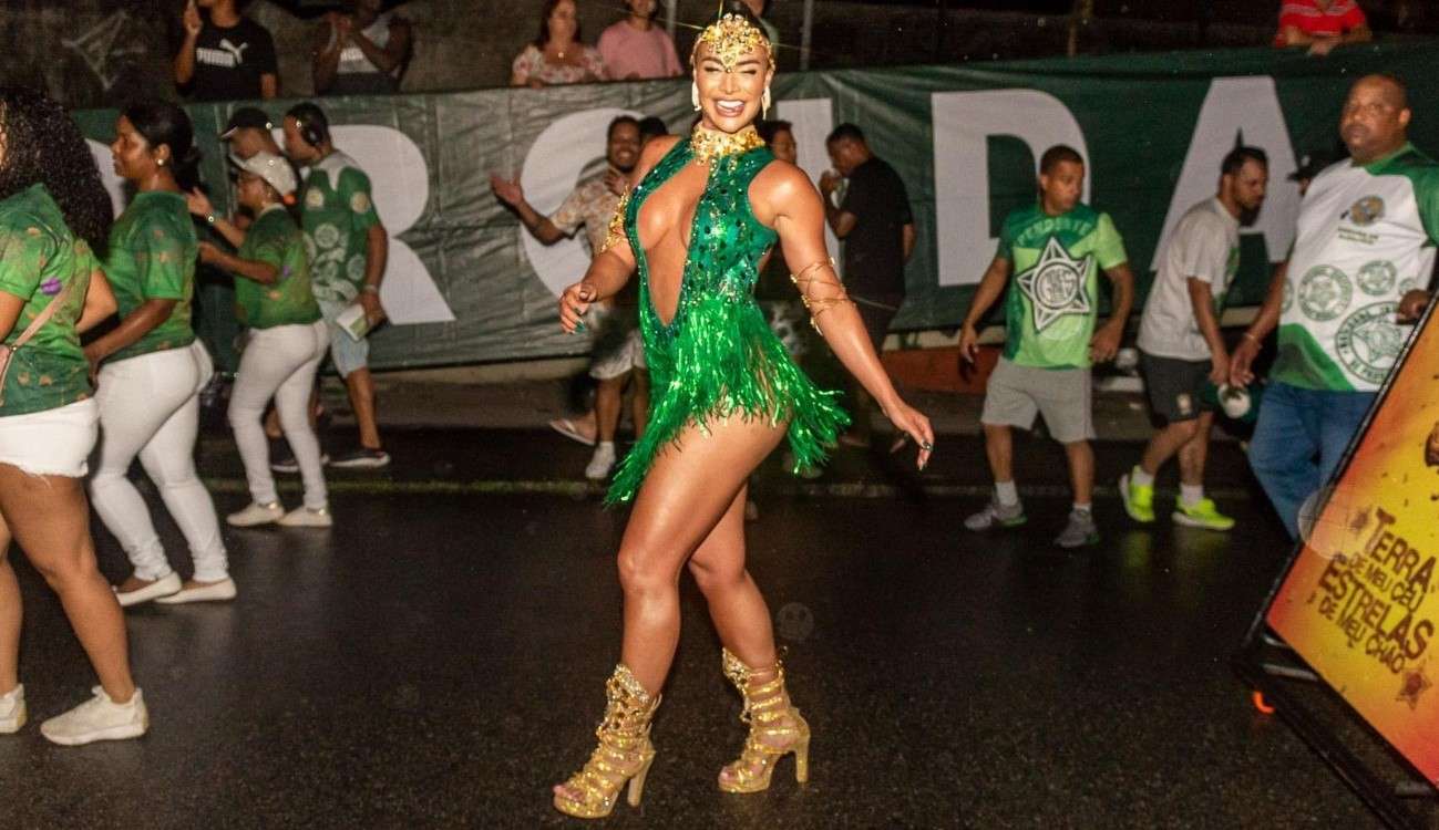 Aline Mineiro faz sua estreia no carnaval como musa da Mocidade Independe