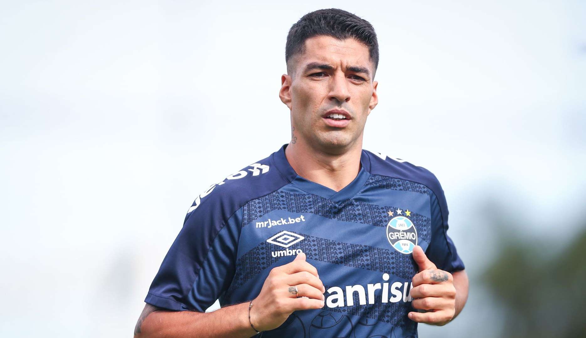 Suárez avalia início no Grêmio e adaptação ao Brasil: “Tenho mais tempo”