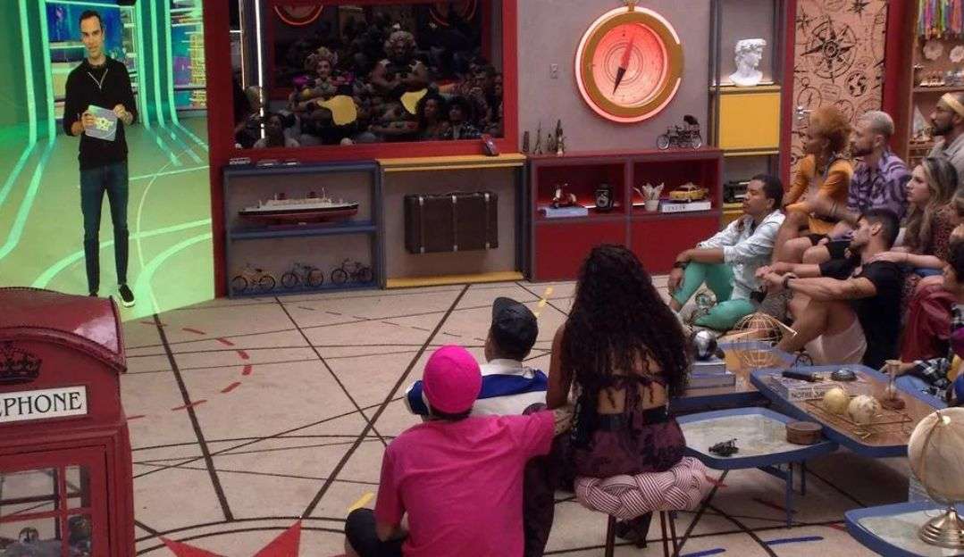 BBB 23: Tadeu Schmidt dá recado para os participantes sobre o casal Bruna Griphao e Gabriel