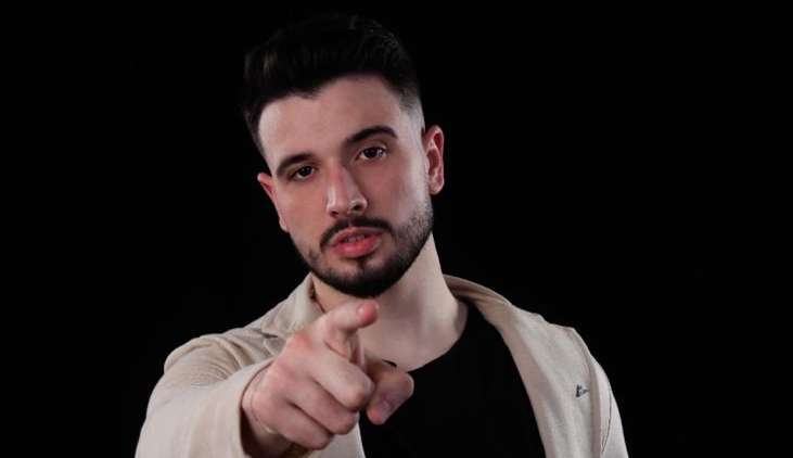 Conheça o novo cantor sertanejo Henrique Hames, cuja carreira está em ascensão em Santa Catarina