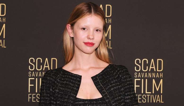 Mia Goth se pronuncia após ser esnobada pelo Oscar 2023
