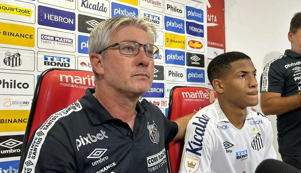Ângelo pede desculpas à torcida do Santos após insultos na Vila Belmiro