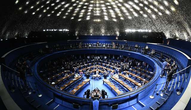 Senadores centistas e ex-apoiadores do bolsonarismo mudam de partido