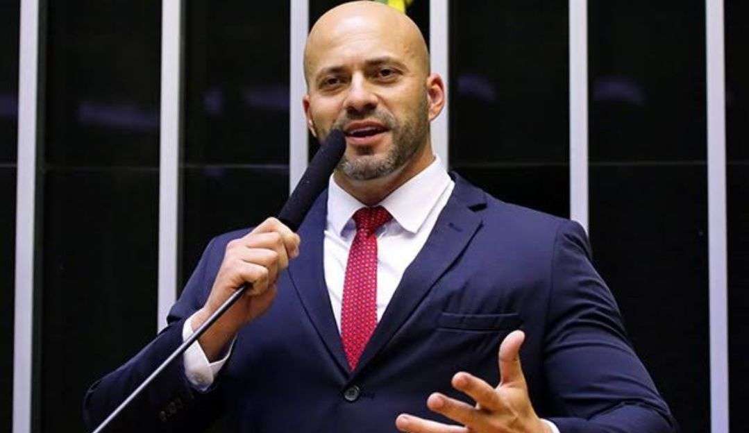 Após o descumprimento da medida cautelosa, ex-deputado federal Daniel Silveira é preso novamente