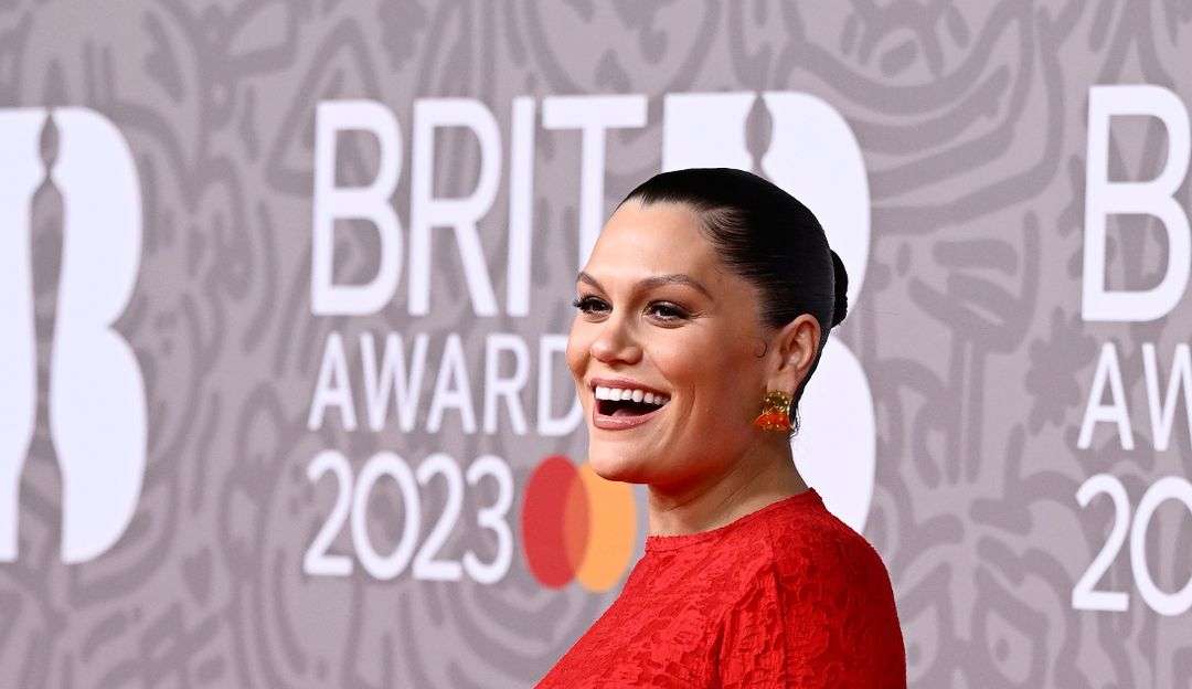Jessie J revela sexo do primeiro filho