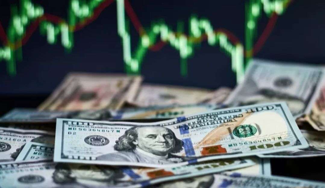 Dólar aumenta com cautela por conta de pressão de Lula na meta da inflação