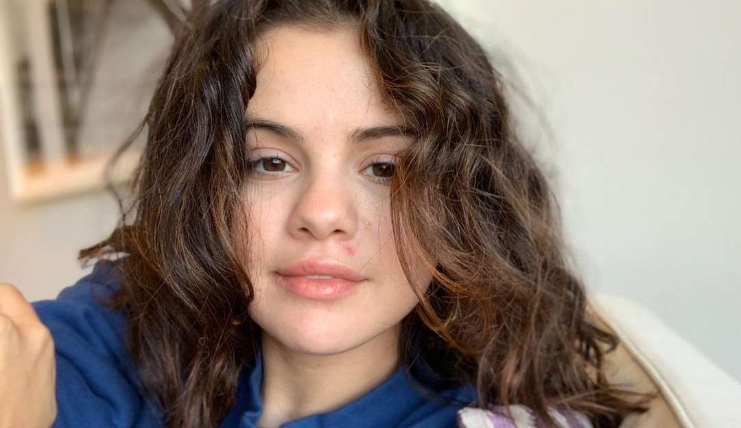 Selena Gomez rebate críticas ao corpo