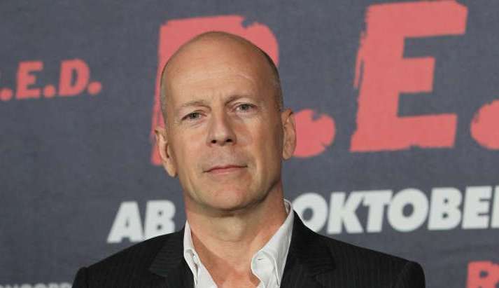 Fonte conta como família de Bruce Willis  lida com diagnóstico de demência do ator