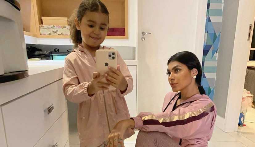 Filha de Pocah sofre ataque na web após discussão da cantora com Juliette