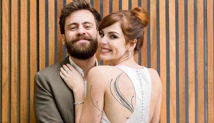 Justiça proíbe Titi Müller de falar do ex-marido, Tomás Bertoni, nas redes sociais