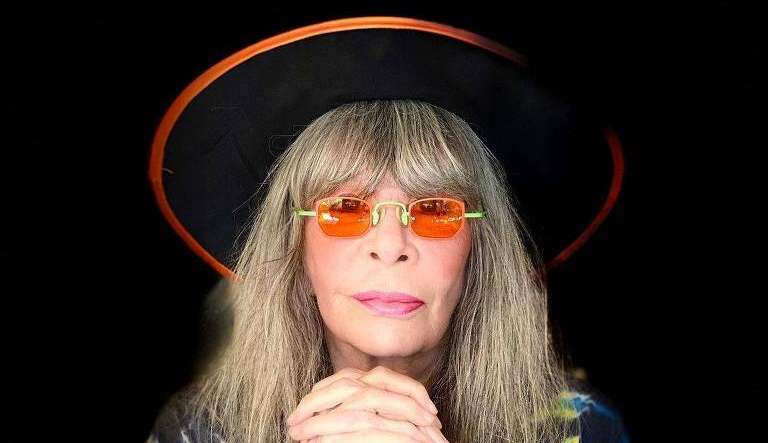 Marido de Rita Lee atualiza fãs sobre o estado de saúde da cantora