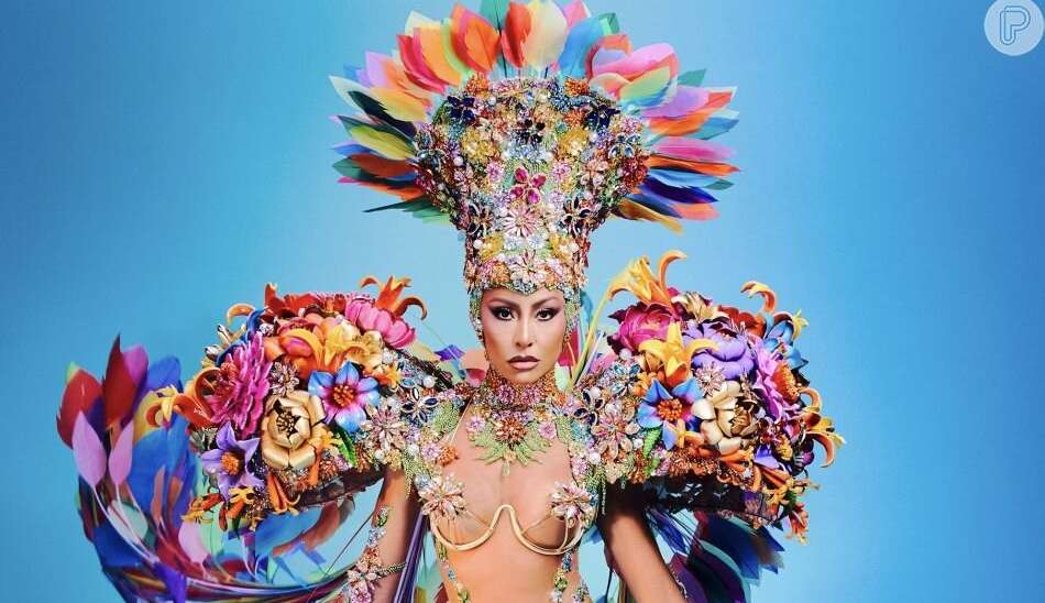 Sabrina Sato brilha como Rainha da Vila Isabel no Desfile das Campeãs