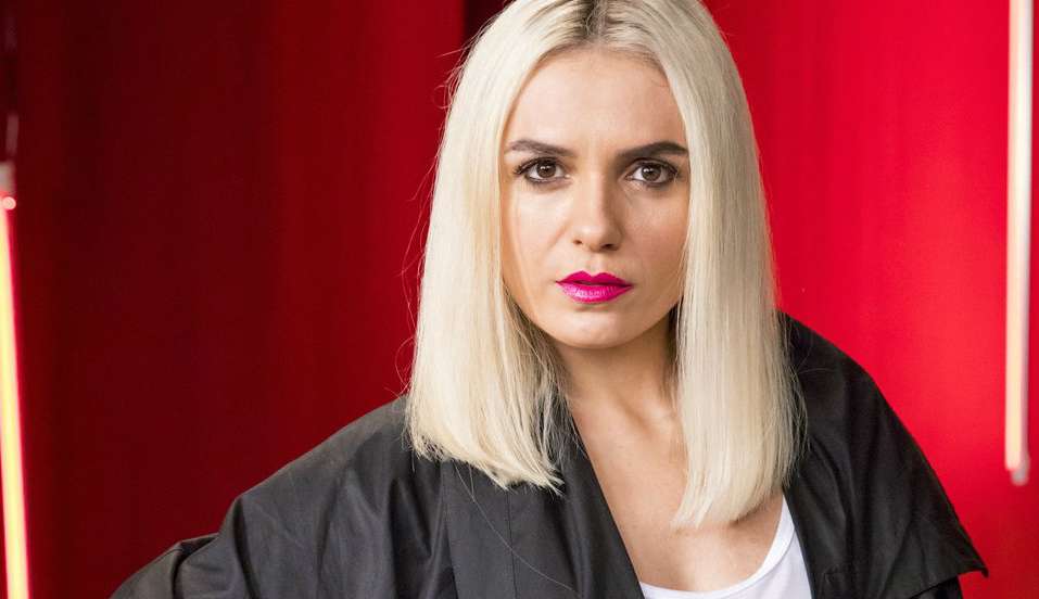 Monica Iozzi afirma ter sido agredida por ex-namorado