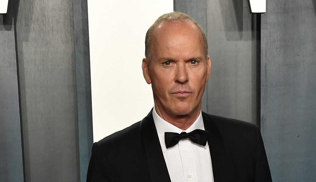 Michael Keaton retorna como Batman no filme The Flash