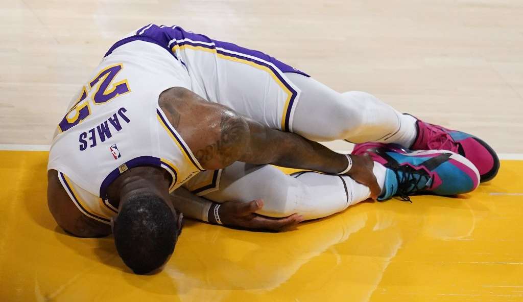 Lesão de LeBron James é confirmada e astro será desfalque por tempo indeterminado