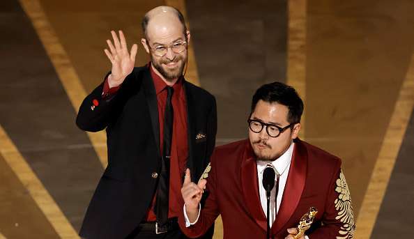 Oscar 2023: “Tudo em Todo Lugar ao Mesmo Tempo” vence a categoria Melhor Direção