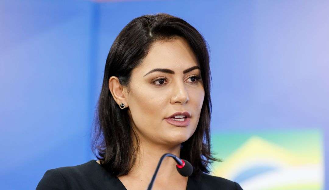 Michelle Bolsonaro deve viajar para os Estados Unidos nesta semana