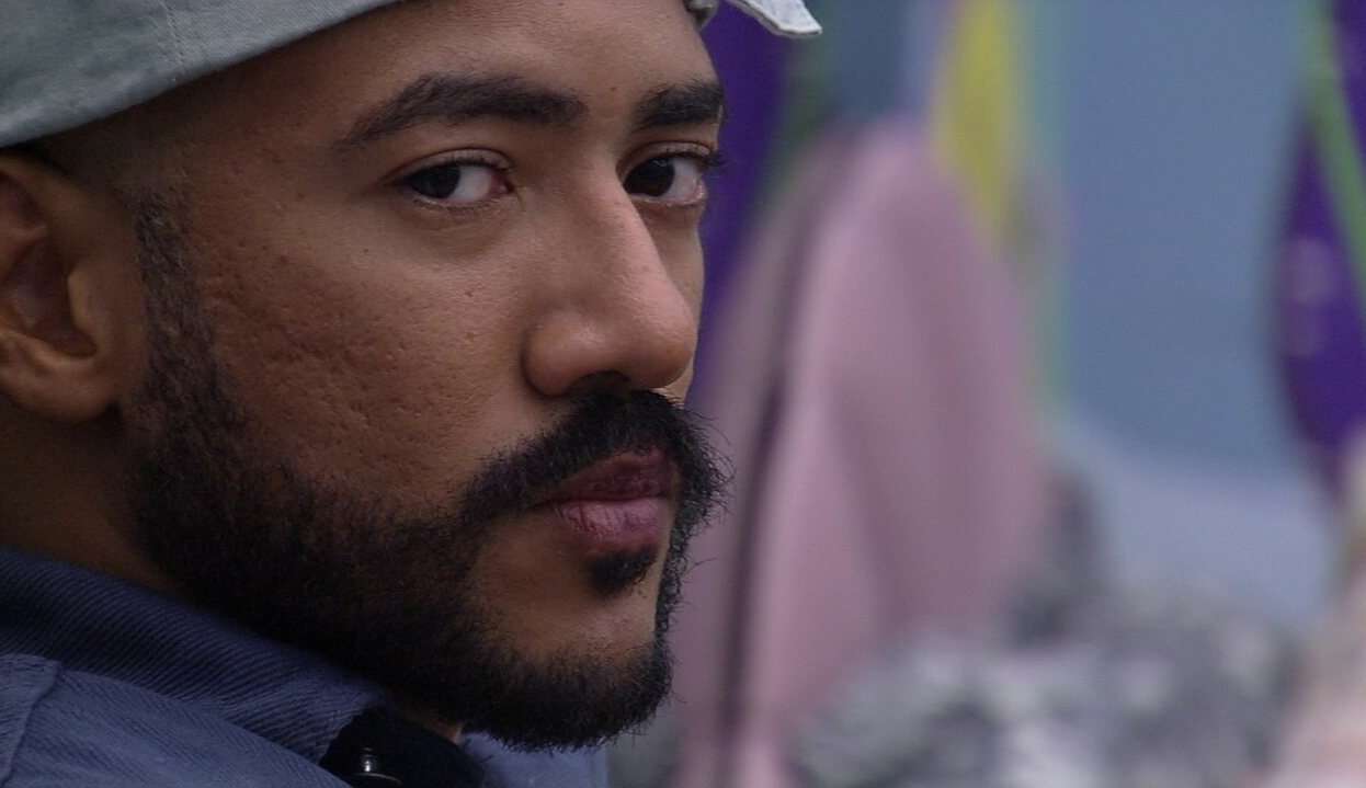Ricardo tem conversa com aliados no quarto fundo do mar