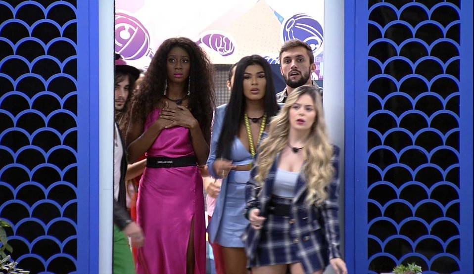 BBB 21: Brothers ficam incomodados com trollagem feita pela produção: ‘Não iam brincar assim com o nosso coração’