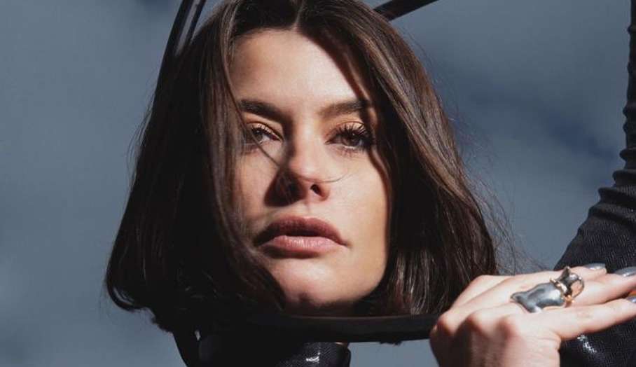 Alinne Moraes publica forte crítica ao BBB