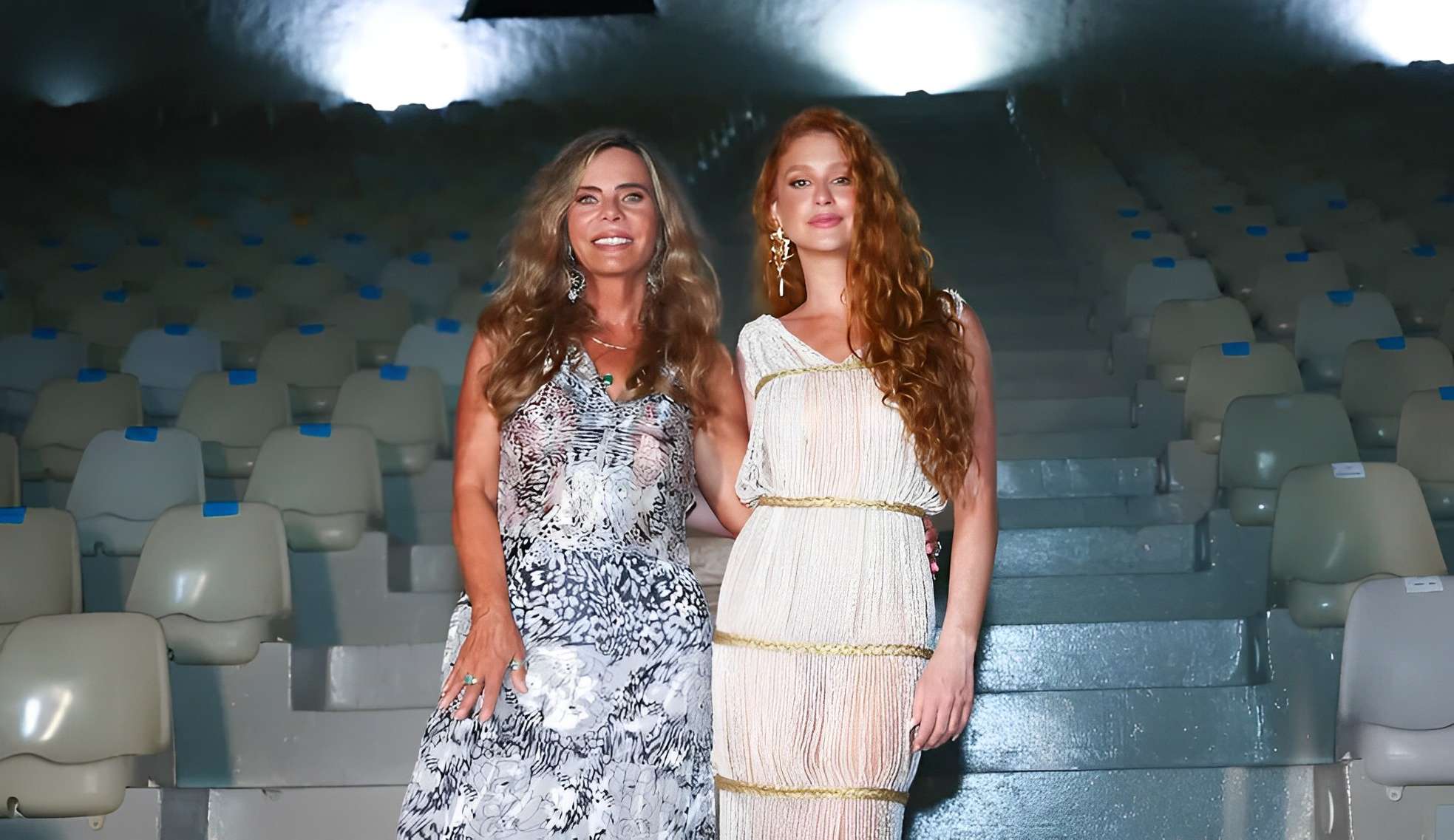 Encontro de musas em Trancoso: Marina Ruy Barbosa e Bruna Lombardi arrasam no show de Marisa Monte