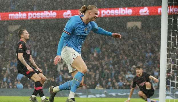 Citizens se classificam para semifinal com direito ao sexto hat-trick do norueguês