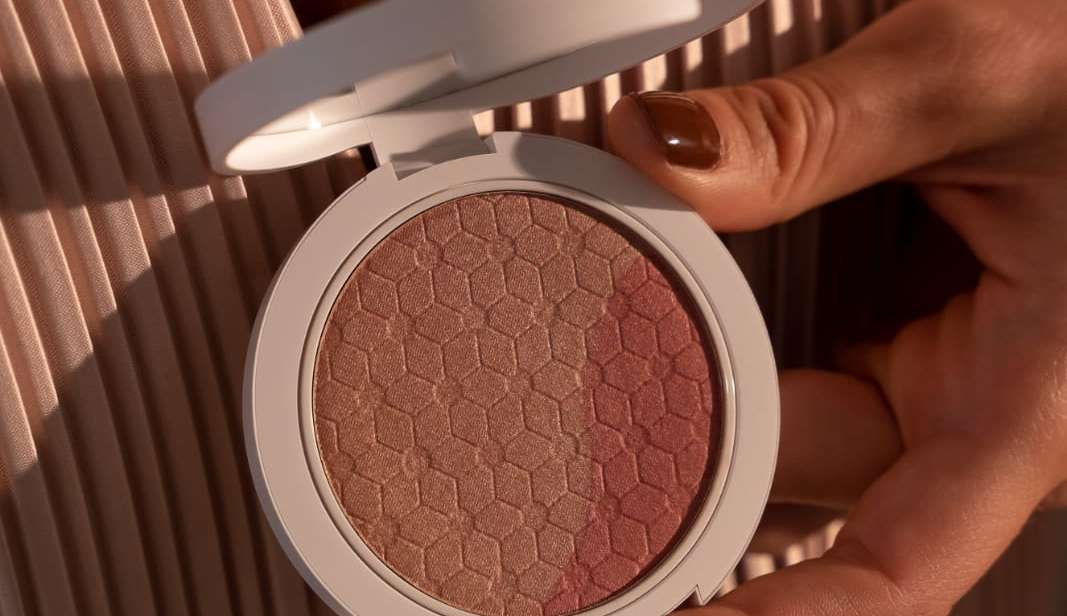 CARE Natural Beauty lança o primeiro bronzer em pó 100% livre de toxinas do mercado brasileiro