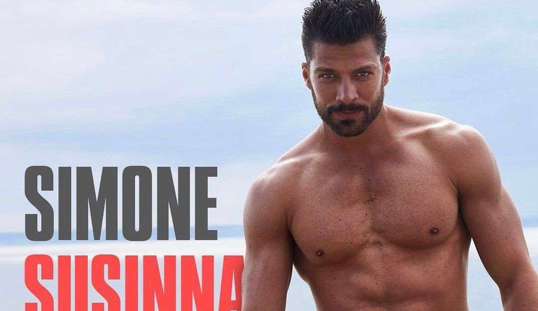 Simone Susinna aparece nu em imagens divulgadas pela Paris Filmes