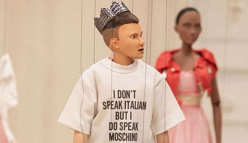 Marca Moschino segue em busca de um novo diretor criativo